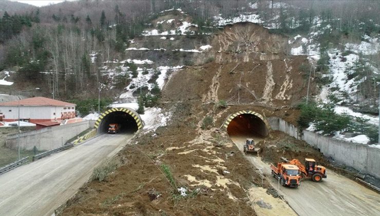 Bolu Dağı Tüneli’nde yol açma çalışmaları sürüyor