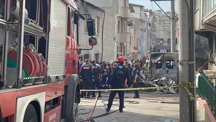 Bursa’da eğitim uçağı evlerin arasına düştü! 2 pilot hayatını kaybetti