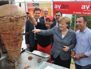 Almanya’da fiyatlar döner kebabı vurdu
