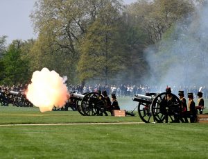 Kraliçe 2. Elizabeth’in doğum günü kutlaması