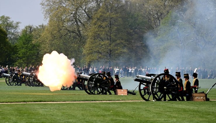 Kraliçe 2. Elizabeth’in doğum günü kutlaması