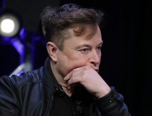 Eski sevgilisi, Elon Musk’ın fotoğraflarını açık artırmaya çıkardı