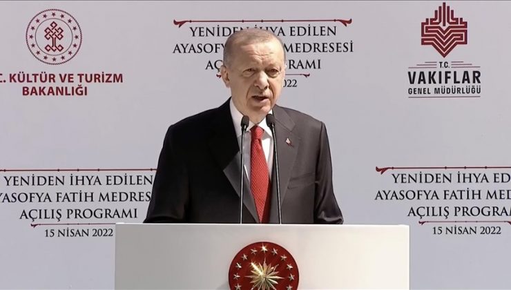 “Ayasofya Fatih Medresesi ile izleri silinmek istenen bir eseri daha şehrimize kazandırıyoruz”