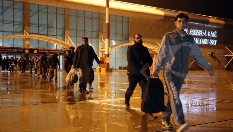 Yakalanan 227 Afgan göçmen ülkelerine gönderildi
