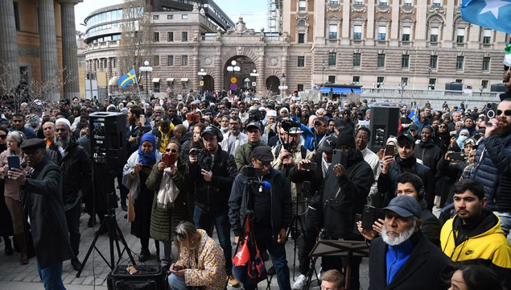 İsveç’te Kur’an-ı Kerim yakma provokasyonu protesto edildi