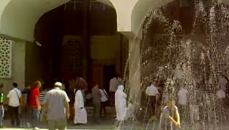 Suudi Arabistan, Balkanlar’ın en büyük camisini halılarla donattı