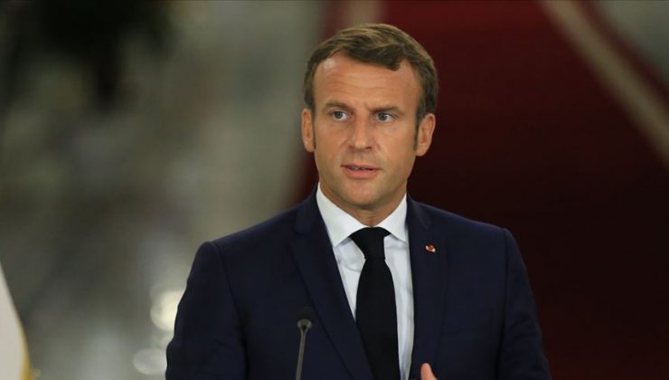 Fransa Cumhurbaşkanı Macron’a domatesli saldırı