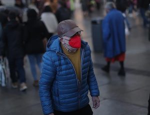 İspanya’da kapalı alanda maske kullanma zorunluluğu kaldırılıyor