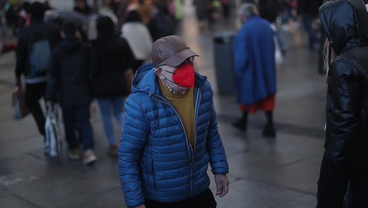 İspanya’da kapalı alanda maske kullanma zorunluluğu kaldırılıyor