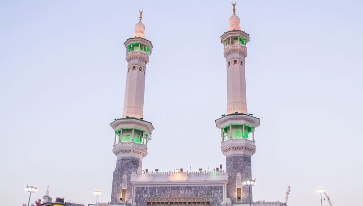 Mekke Ulu Cami bayrama hazırlanıyor