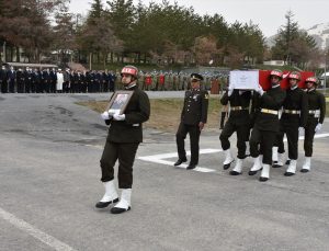 Şehit üsteğmen için Hakkari’de tören düzenlendi