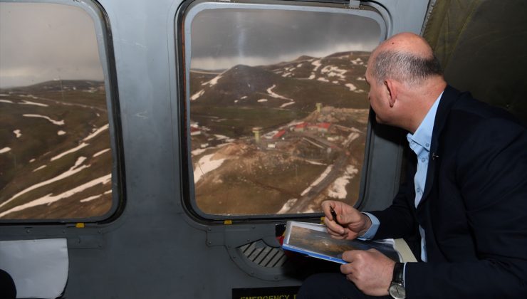 İçişleri Bakanı Soylu, Türkiye-İran sınırındaki güvenlik duvarı çalışmalarını inceledi