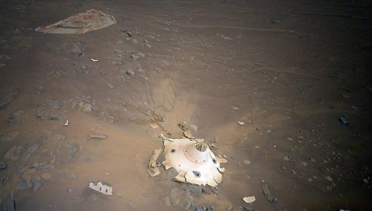 NASA, Perseverance aracını Mars’a indiren paraşütün kalıntılarını görüntüledi