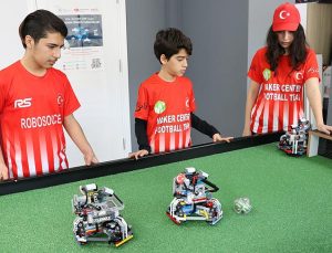 Türk öğrenciler, ABD’de kendi imkanlarıyla katıldıkları robotik yarışmasından ödülle döndü