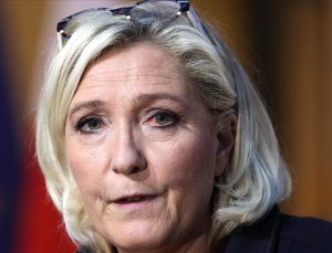 Le Pen’den başörtüsü taktiği !