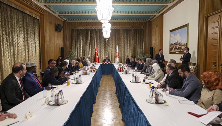 TBMM Başkanı Mustafa Şentop, ABD ve Kanadalı Müslüman kanaat önderlerini kabul etti