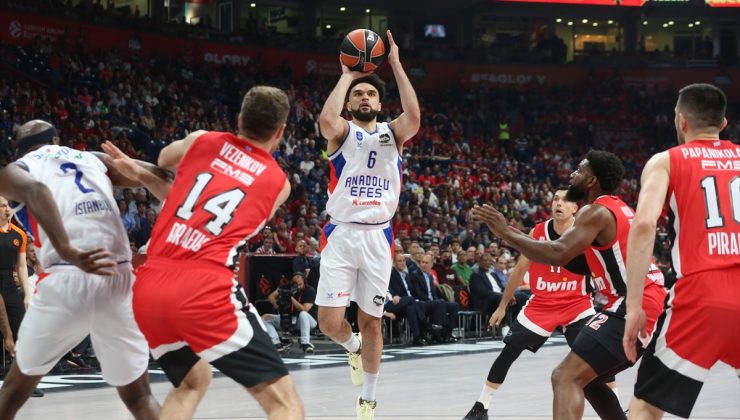 Anadolu Efes Euroleague’de finalde! Kaldı 1