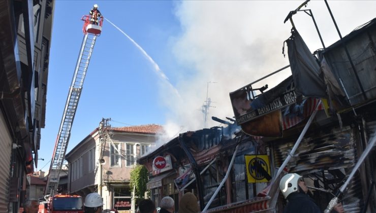 Afyonkarahisar’da yangın: 15 iş yeri yok oldu!