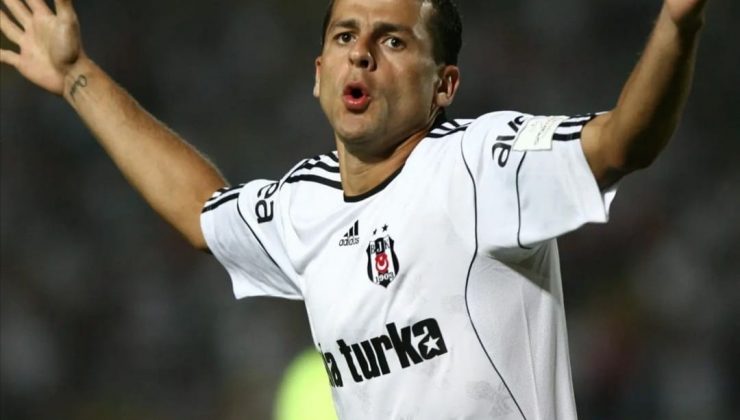 Beşiktaş’ın eski yıldızı Bobo futbolu bırakıyor