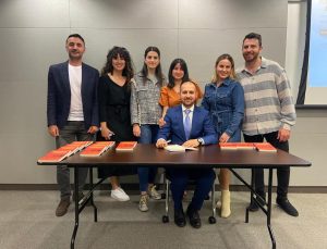 Türk yazar, kitabını Washington Emniyet Müdürlüğü’nde tanıttı