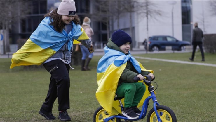 Ukrayna bayrağını taşıma yasağı tartışılıyor
