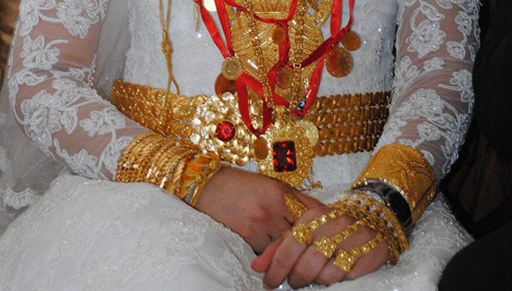 Düğünlerde “ekonomik önlemler”: Küpe, yüzük, saat ve 4 bilezik haricinde takı yasak