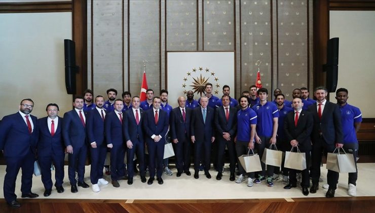 Cumhurbaşkanı Erdoğan, THY Avrupa Ligi şampiyonu Anadolu Efes’i kabul etti