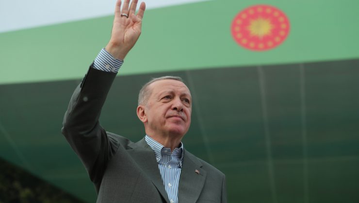 Cumhurbaşkanı Erdoğan ilk fidanı dikti