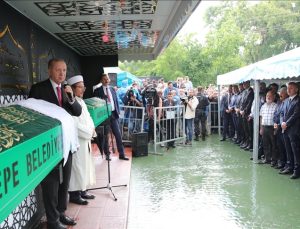 Kazada hayatını kaybeden Akkuş ve Küçük son yolculuğuna uğurlandı