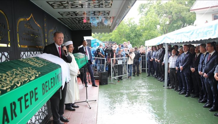 Kazada hayatını kaybeden Akkuş ve Küçük son yolculuğuna uğurlandı