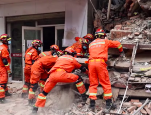 Çin’nin Hunan eyaletinde çöken binada 53 kişi öldü, 10 kişi kurtarıldı