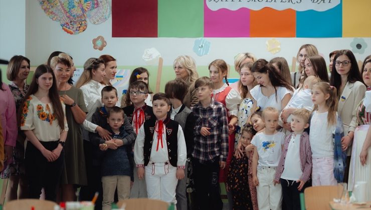 Biden’ın eşi Jill Biden, Anneler Günü’nü Ukraynalı anne ve çocuklarıyla geçirdi