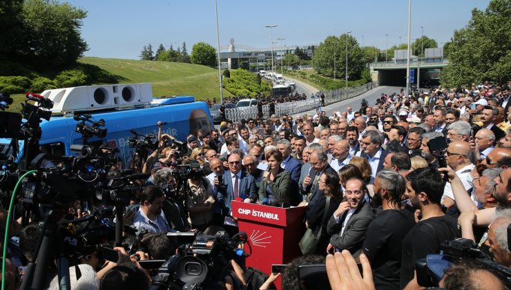 Millet Bahçesi’ni protestoya giden Kaftancıoğlu, ‘militarist’ dediği sloganla karşılandı