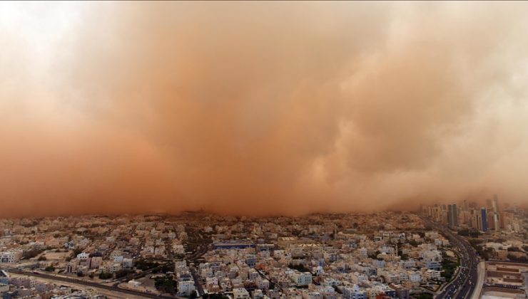 Kum fırtınası Kuveyt’te uçuşları durdurdu