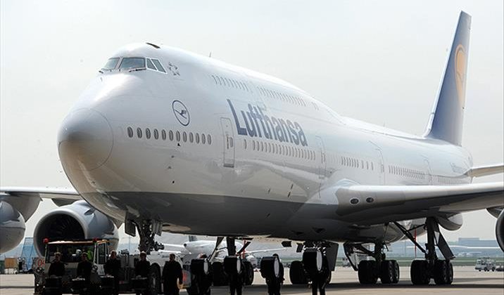 Lufthansa Yahudi yolcuları uçağa almadığı için özür diledi