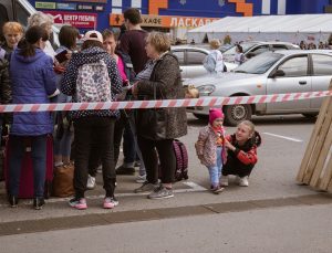 Mariupol’den tahliye edilen siviller