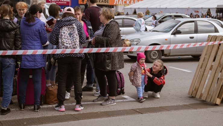 Mariupol’den tahliye edilen siviller