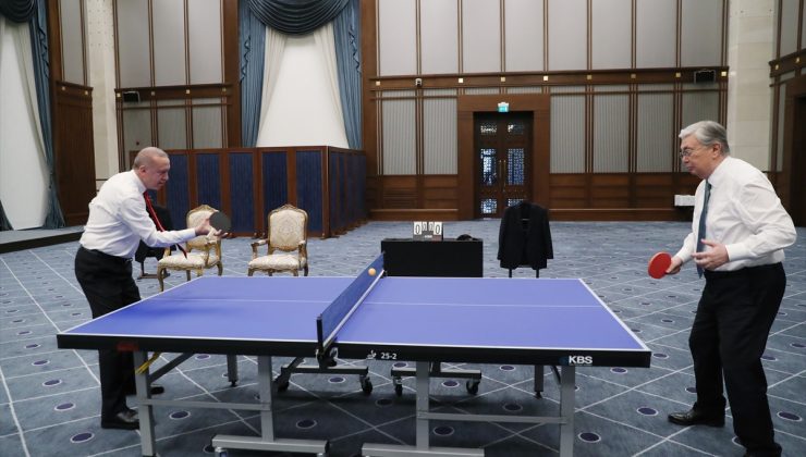 Erdoğan ve Tokayev masa tenisi oynadı