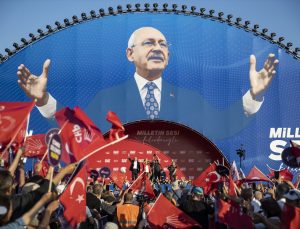 CHP mitinginde Atatürk posteri olmamasına tepki