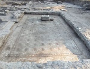 Bergama’da 1800 yıllık mozaik bulundu