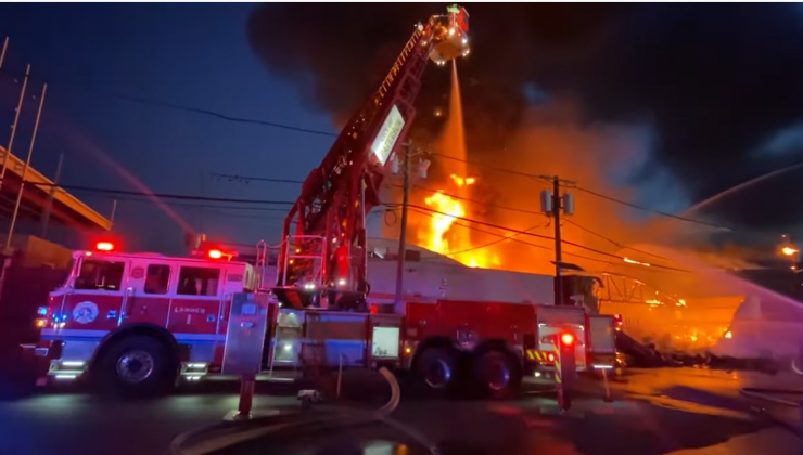 Paterson’da büyük depo yangını!