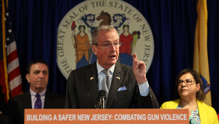 New Jersey Valisi Murphy’den ‘silah yasası’ çağrısı