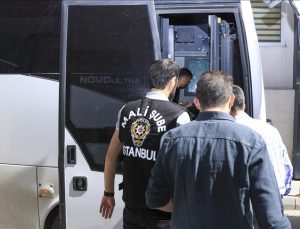 Kadıköy Belediyesi’ndeki rüşvet operasyonunda 32 kişi tutuklandı