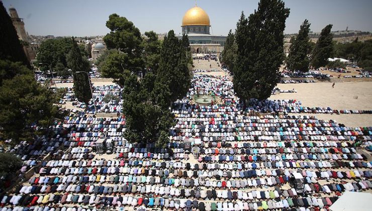 Arap ülkelerindeki milyonlarca Müslüman bayram namazında Mescid-i Aksa’yı unutmadı