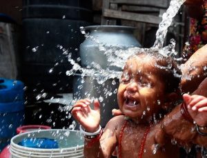 Hindistan’da sıcaklık 46 dereceye çıktı