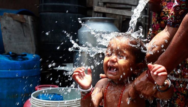 Hindistan’da sıcaklık 46 dereceye çıktı