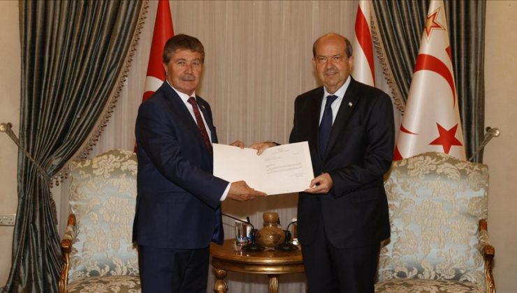 KKTC Cumhurbaşkanı Tatar, hükümeti kurma görevini İçişleri Bakanı Üstel’e verdi