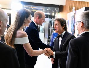 Tom Cruise’dan Prens William ve eşi Kate Mİddleton’a özel karşılama