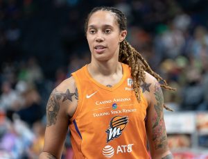 WNBA yıldızı Griner’ın Rusya’daki tutukluluğu üçüncü kez uzatıldı