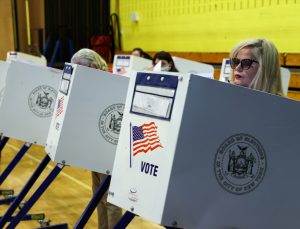 ABD Yüksek Mahkemesi Pennsylvania’daki Senato ön seçim oylarının sayımını durdurdu